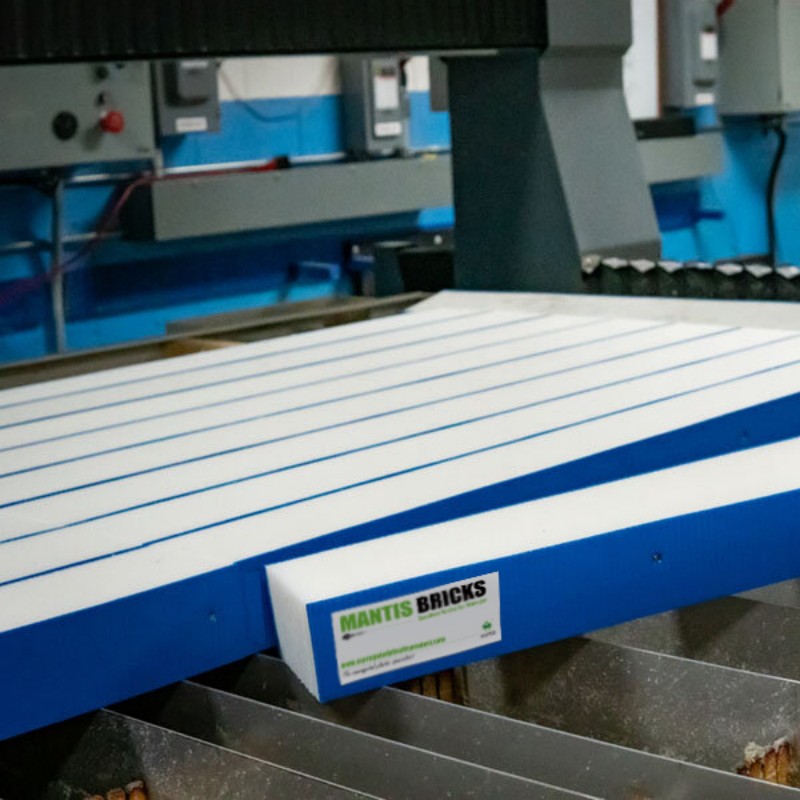 Mantis Bricks